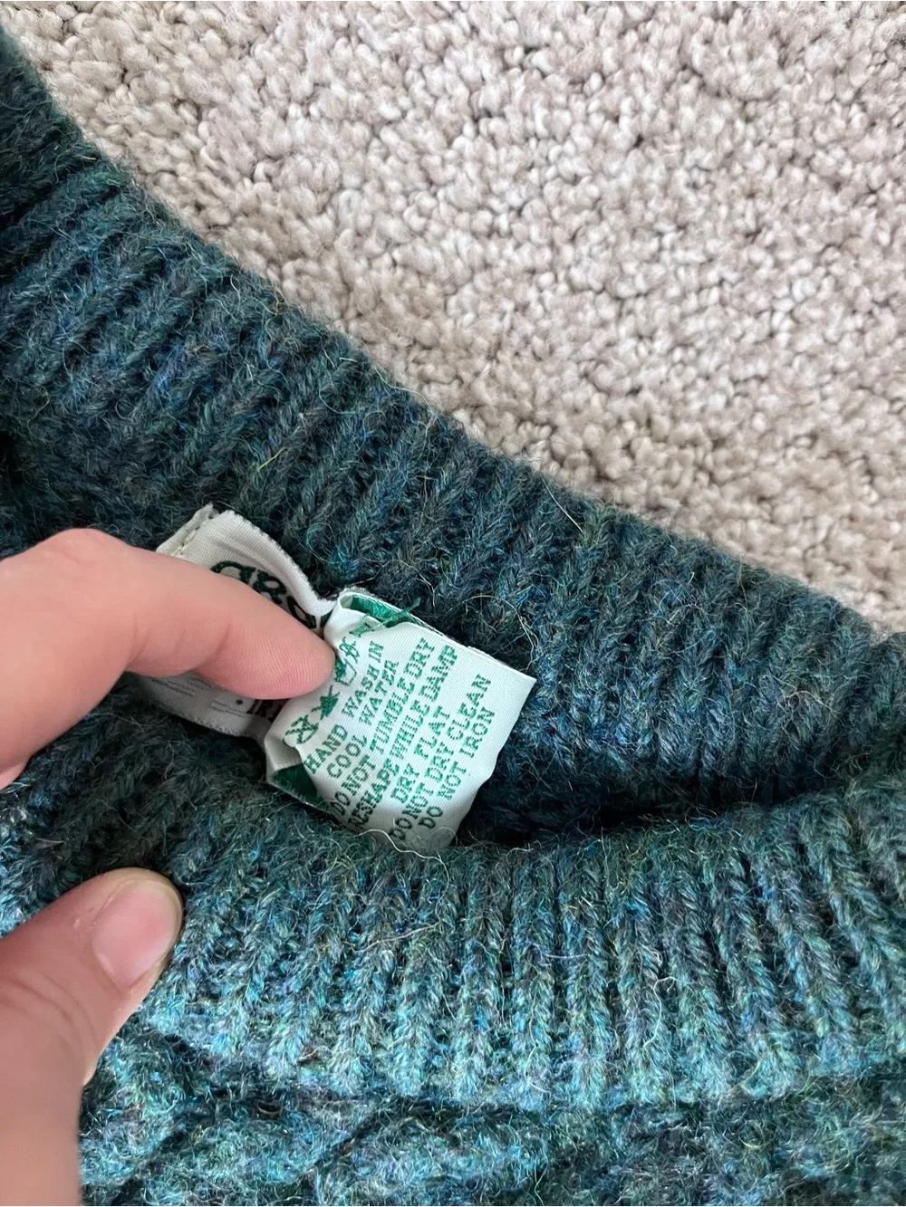 Unisex Cable Knit Crewneck 100% Wool Sweater